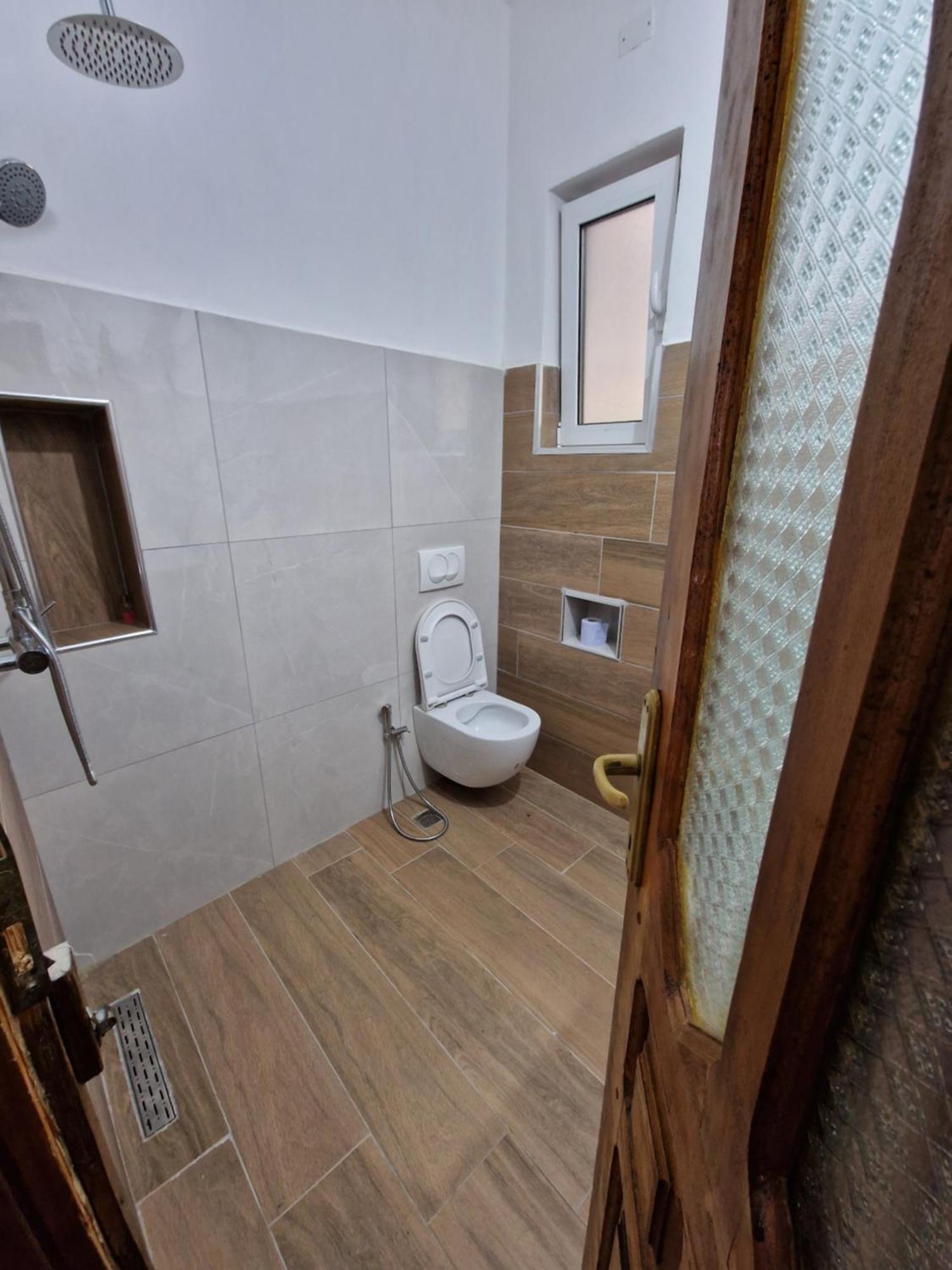 Bujtinat Skenderi Gjinar 2 Villa Room photo